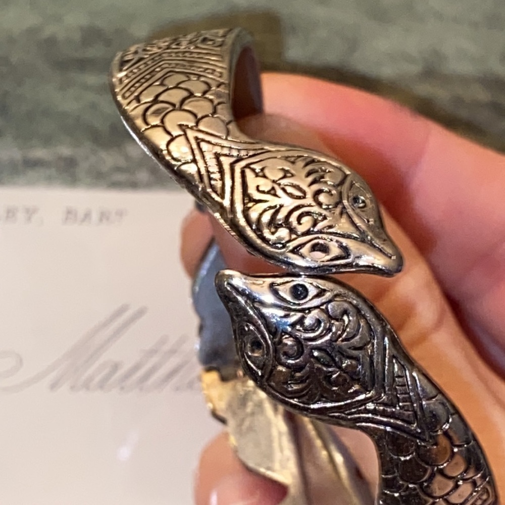 Gorgeous VINTAGE SNAKE SERPENT CUFF hinged BRACELET Silver tone CLEOPATRA